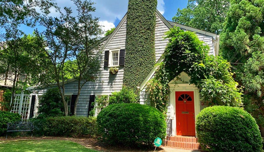 Independent Green House For Sale